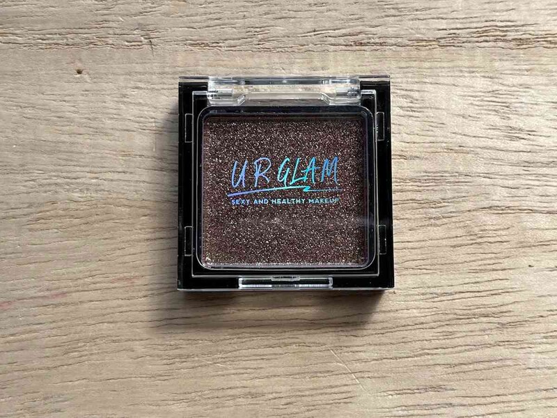 ダイソーの「UG オーロラアイシャドウ 01」