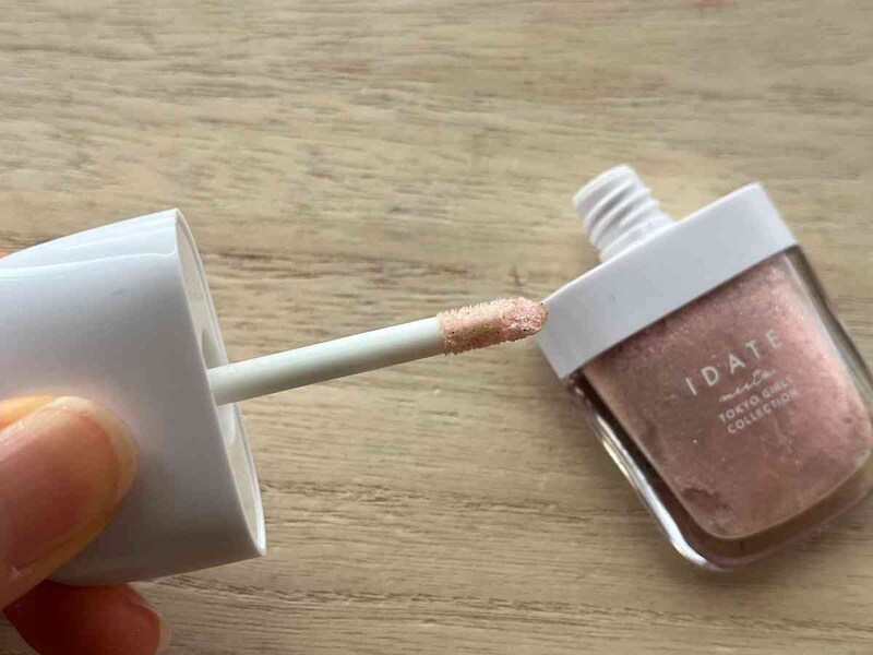 ダイソーの「アイデイト アイカラーリキッド 」のサクラピンク