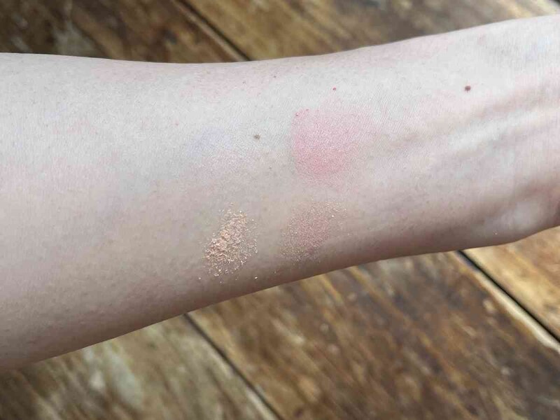 ラメが際立ち華やかな印象