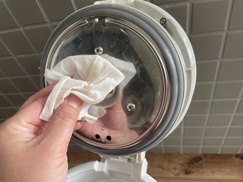 水気が残っているところは拭き取る