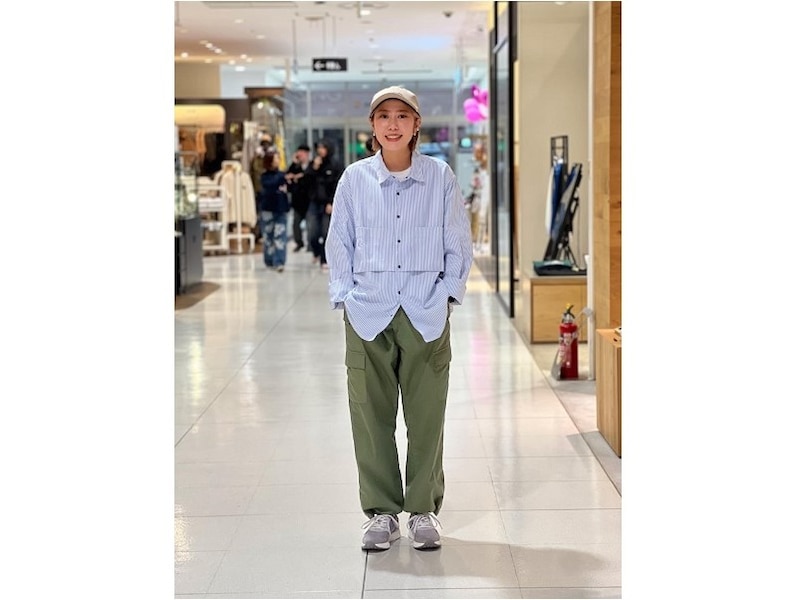 裾が絞ってあるタイプのパンツならアウトドアでも安心　出典：WEAR