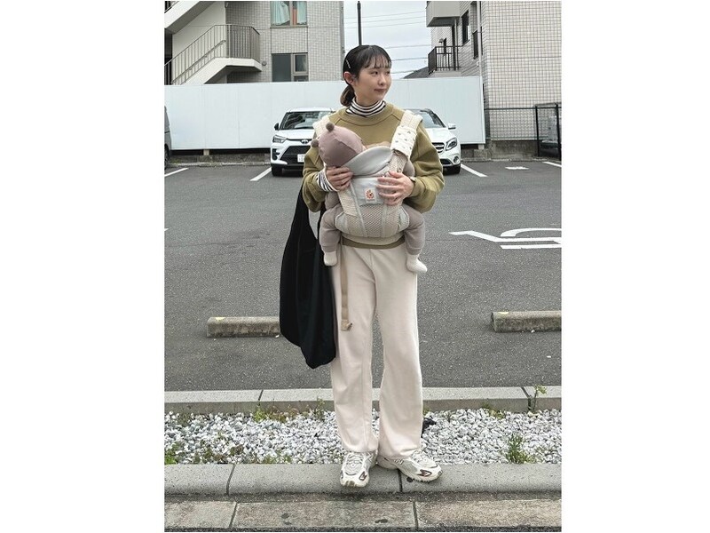 スウェットパンツも裾絞りのディテールであか抜けた印象に 出典:WEAR