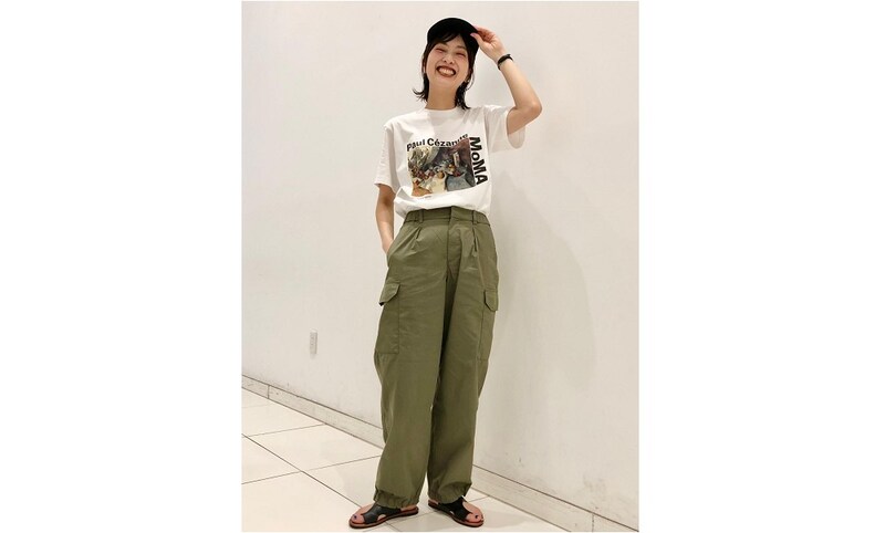 大きなポケットがついていて収納力も抜群！ 出典：StyleHint
