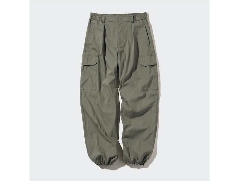 ユニクロ　イージーカーゴパンツ　3990円（税込）