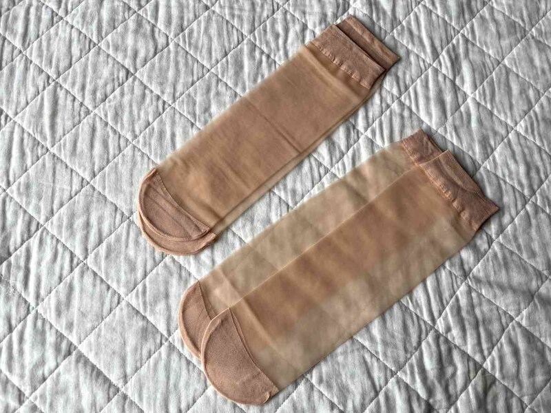 ダイソーの「アンクル丈ストッキング（抗菌防臭、ベビーベージュ、2足組）」は110円（税込）