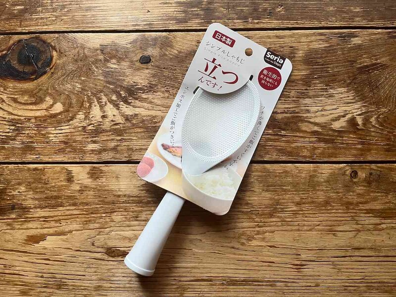 セリアの「シンプルしゃもじ」