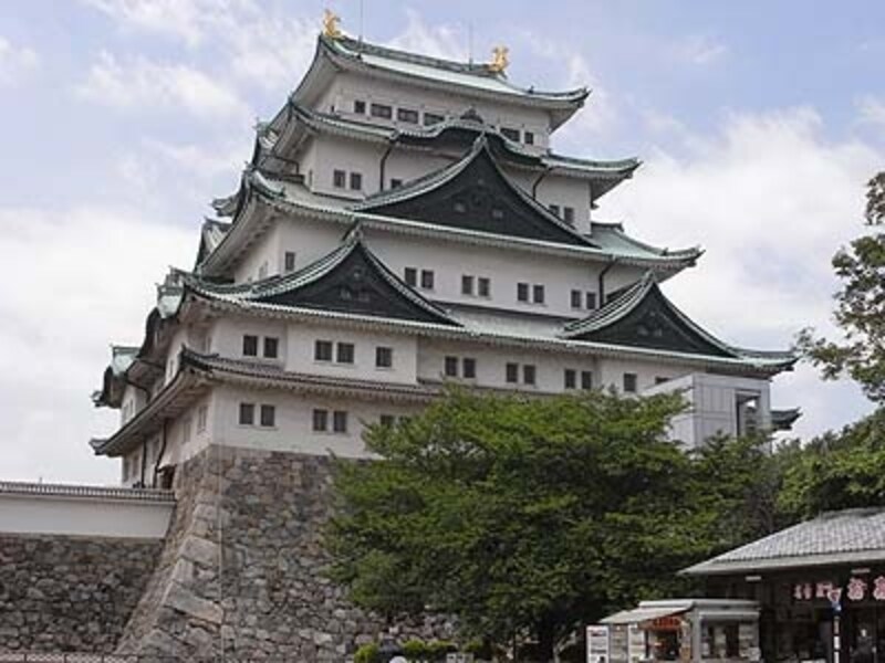 天下を治めた家康が築いた名古屋城はこの街のシンボルであり、江戸泰平の象徴