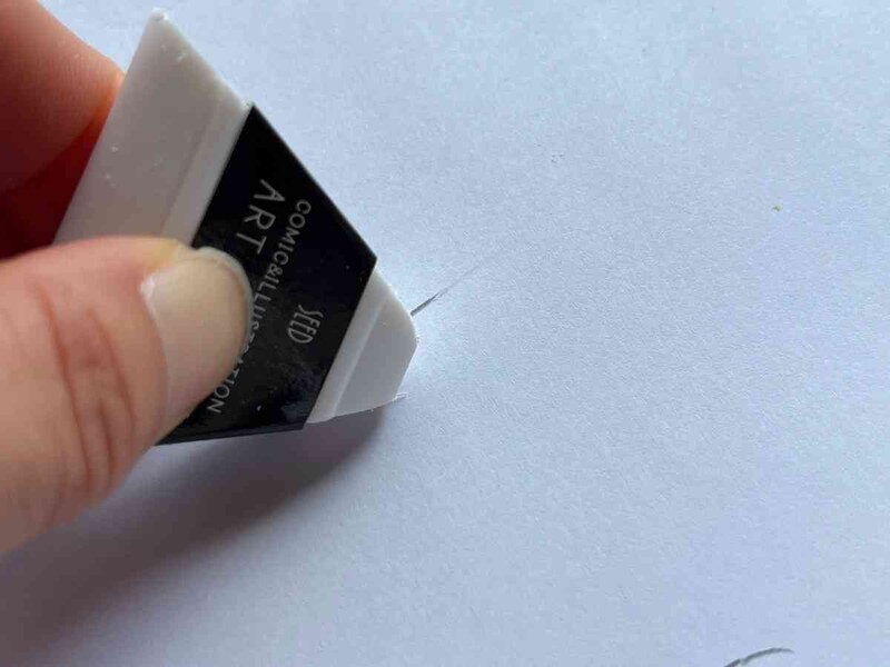 セリアの「コミケシ」の角部分は細かい部分に使う