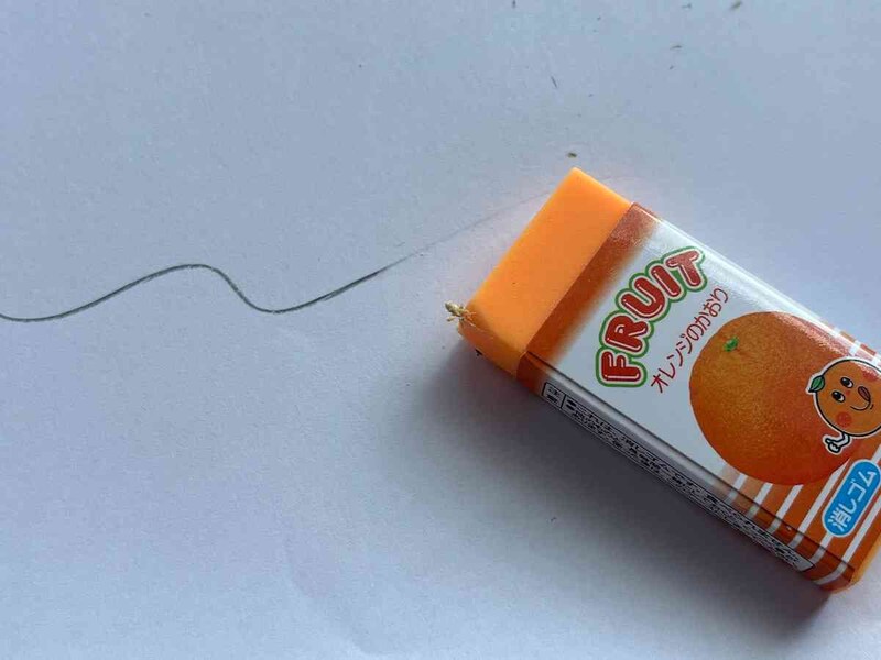 セリアの「フルーティ消しゴム」で消してみた