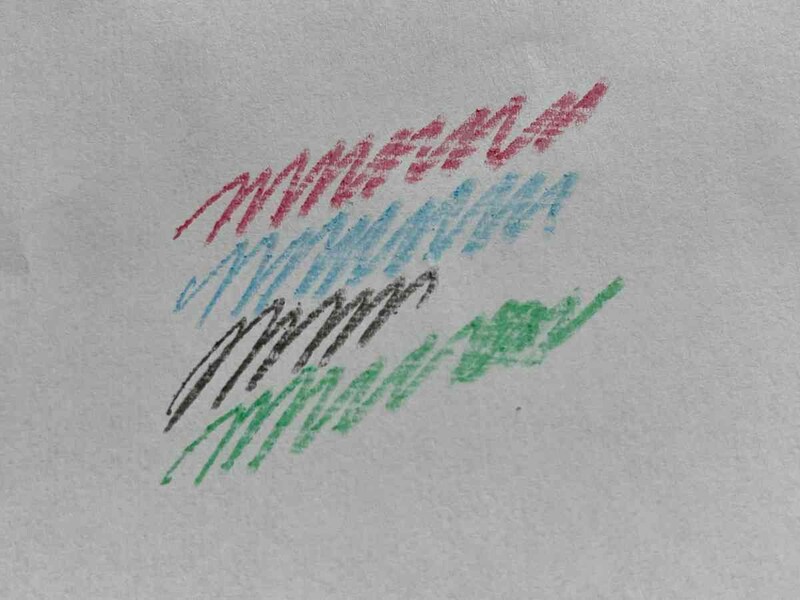 セリアの「さんかくクレヨン10色」はスラスラ描ける