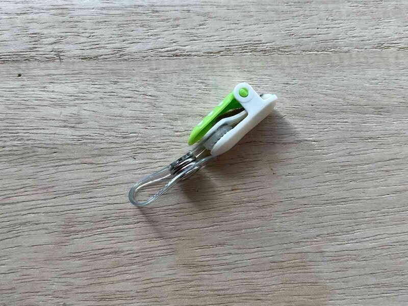 フックのベルトを輪にすれば、移動ポケットに対応