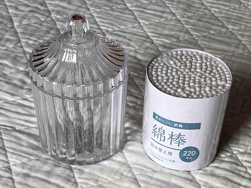 セリアの「綿棒ケース」はおしゃれでかわいい! 詰め替えもかんたん