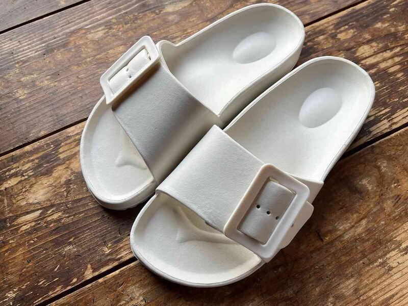 ダイソーの「ベルトサンダル」