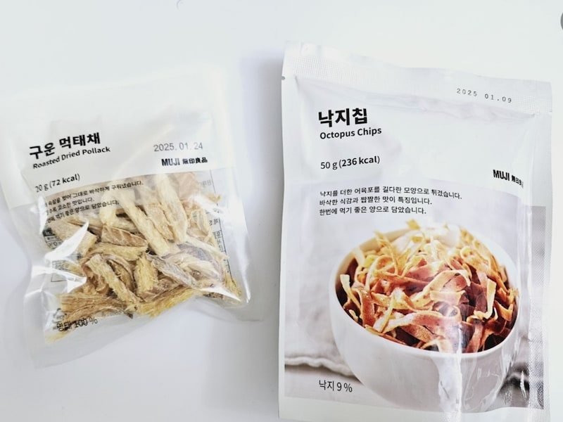 （左）焼きたら、（右）タコチップ