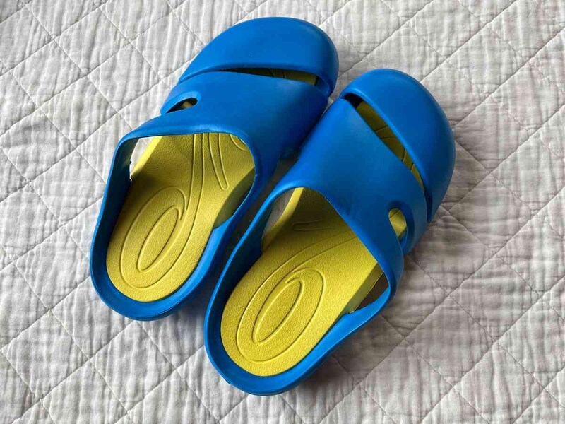 ダイソーの「カバーリングサンダル」