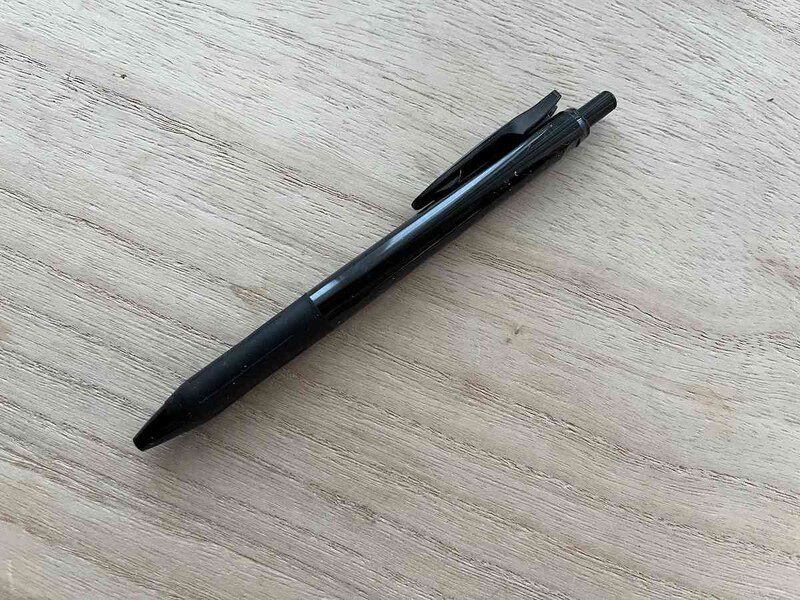 セリアで買える「サラサR」