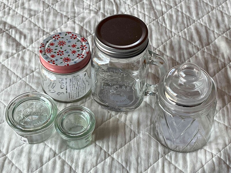 セリアの蓋付きガラス容器は110円（税込）でとてもおしゃれ