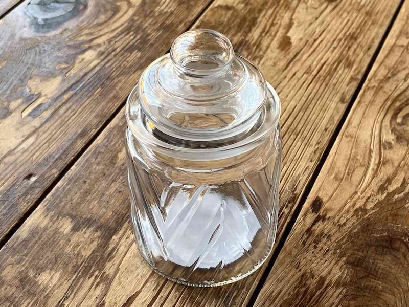 セリアの「ガラスキャニスター スラッシュ」