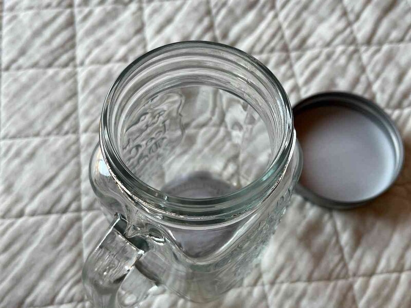 セリアの「ドリンキングジャー」の口は大きめ