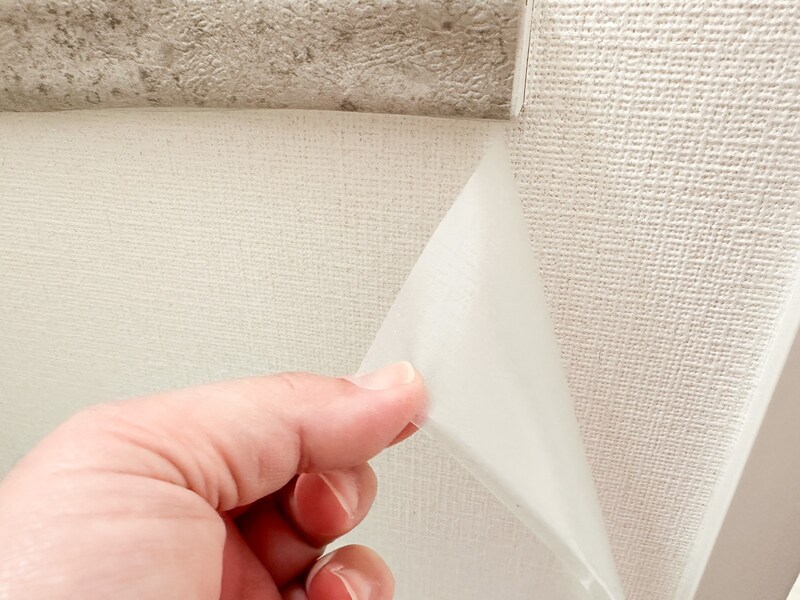 トイレに貼ってはがせる消臭シート