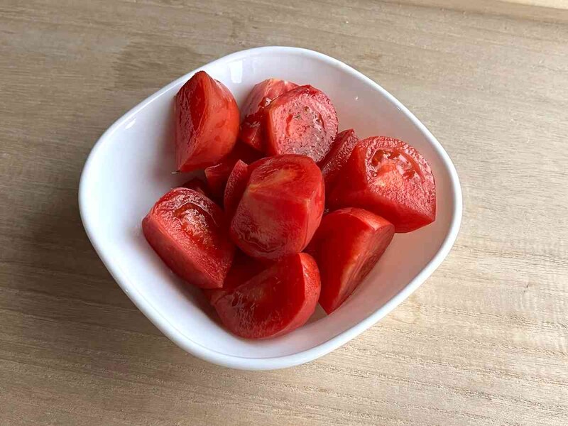 セリアの「スクエアボウル」はサラダなどの副菜の盛り付けにおすすめ