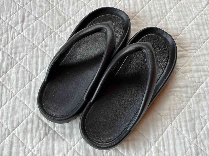 ダイソーの「EVAトングサンダル」