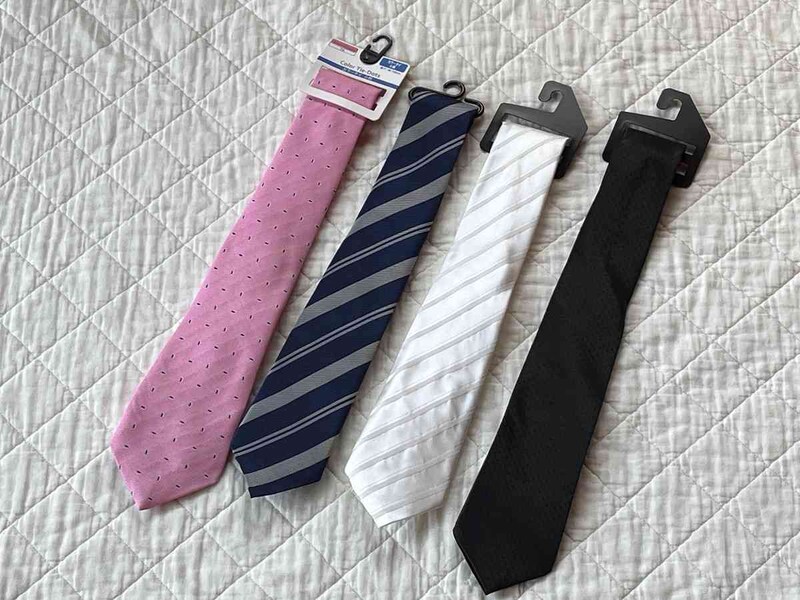 ダイソーのネクタイは110円(税込)で緊急時にも重宝