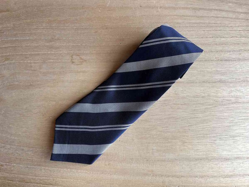 ダイソーの「ストライプタイ（ネイビー）」