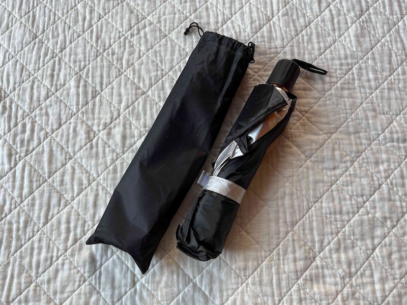 ダイソーの「折りたたみ傘型サンシェード」