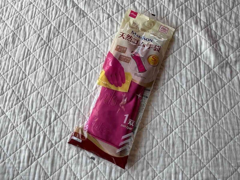 ダイソーの「天然ゴム手袋（ロング、Sサイズ）」