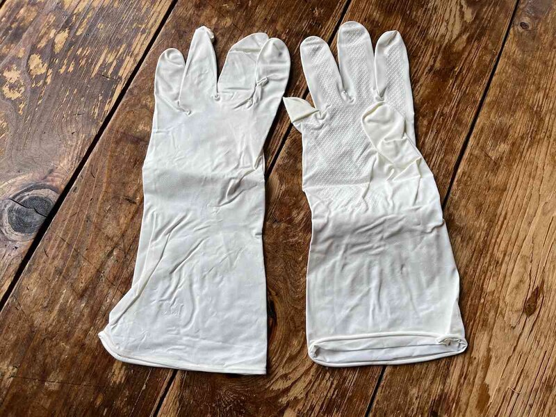 ダイソーの「ファミリー プレミアムストロング ニトリルゴムうす手 M」は丈夫で長持ち