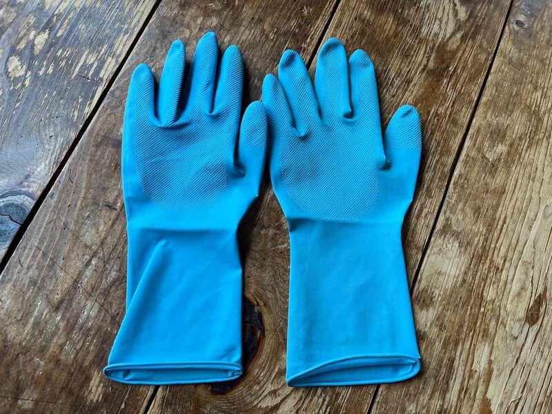 ダイソーの「ゴム手袋（両面すべり止め付）」は左右を気にせず使える