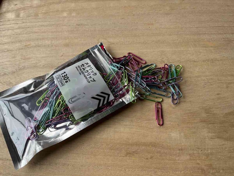 ダイソーの「メタリックゼムクリップ」