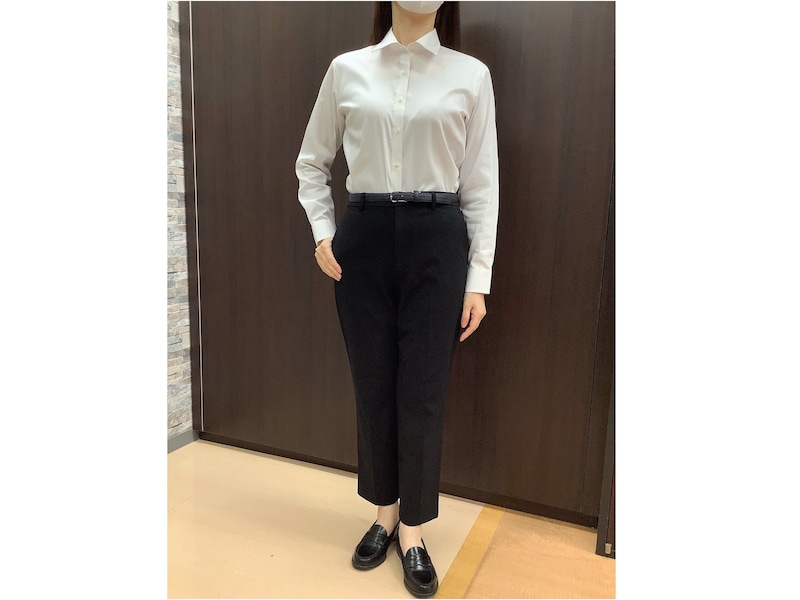 【OKコーデ】黄ばんだり、うっすらとした汚れがつきやすい白シャツはコンディションに注意 出典:WEAR