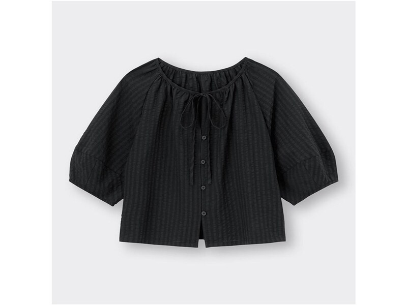 ジーユー テクスチャーランタンスリーブブラウス 1990円(税込)