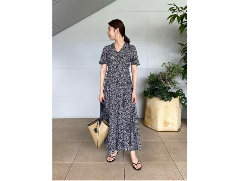 フレンチシックな小花柄は上品で大人にもぴったり 出典:WEAR