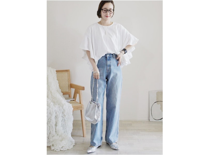 Tシャツと同じ感覚で着られるデザインカットソーも狙い目　出典：WEAR