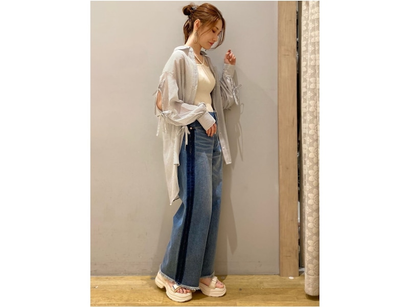 トレンド感のある厚底サンダルはスタイルアップにも効果的 出典:WEAR