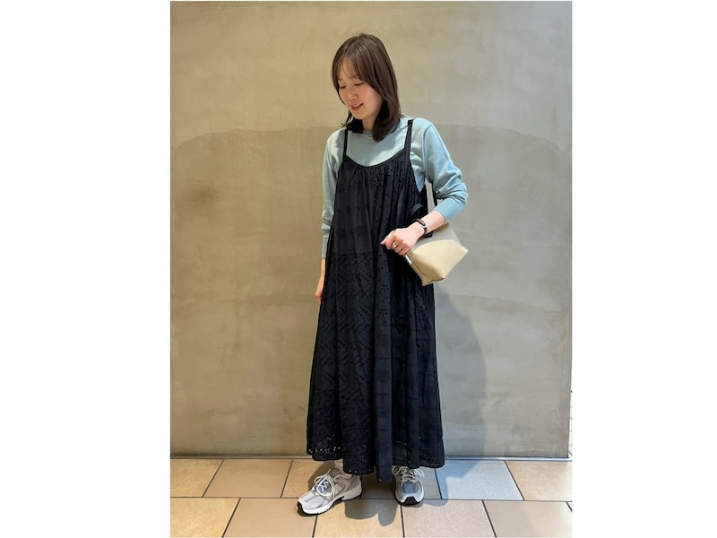 今年らしさ抜群！ 着まわしも自在なキャミソールワンピース　出典：WEAR