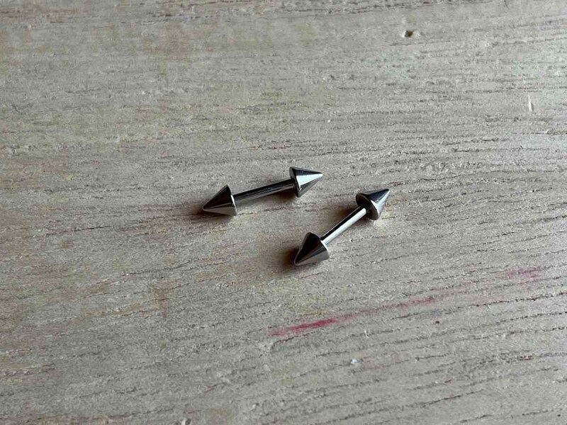 ダイソーの「ステンレス ストレートバーベルピアス」