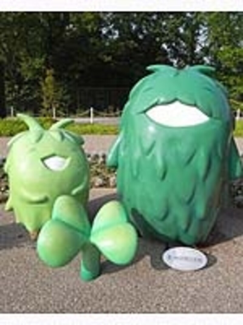 愛・地球博記念館前のモリゾーとキッコロは一番の記念撮影ポイント