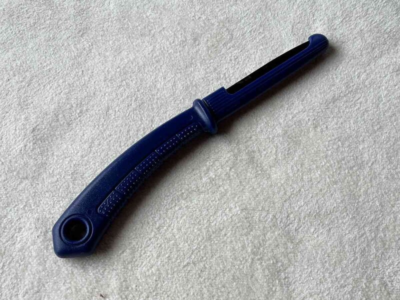 ダイソーの「ケース付き ダンボールカッター」を使用しないときはケースに入れて保管