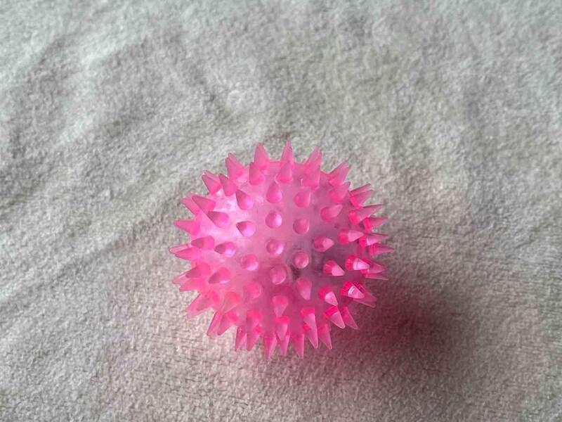 ダイソーの「光るボール」