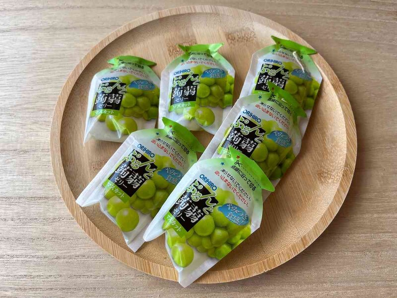 ダイソーの「オリヒロ ぷるんと蒟蒻ゼリー パウチ マスカット」は20g×6個入り