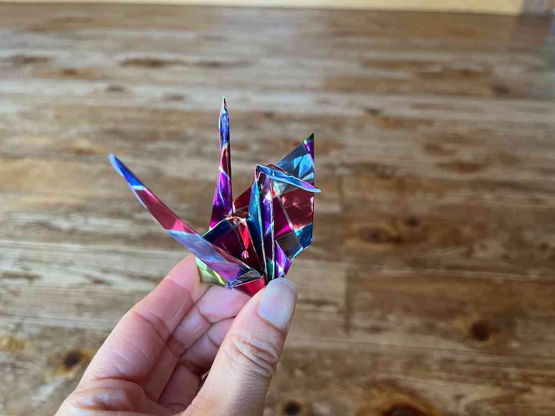 ダイソーの「3Dちよがみ」は紙が厚いので、しっかりとした鶴が作れる