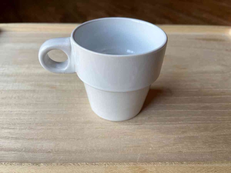 ダイソーの「スタックマグ（カラー、ホワイト）」