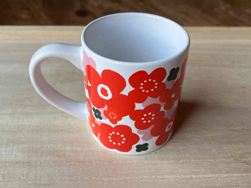ダイソーの「マグ（北欧風花柄）」