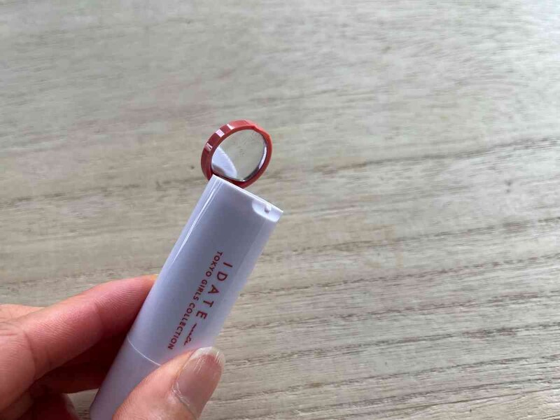 ダイソーの「アイデイト リップスティック03」は鏡付き