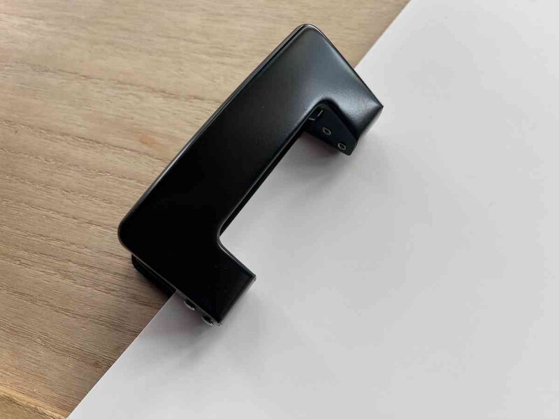 一度に穴を開けられる紙の枚数は約10枚