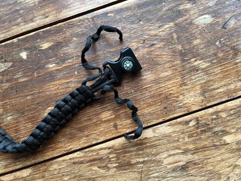 ダイソーの「パラコードブレスレット」は解くことができる